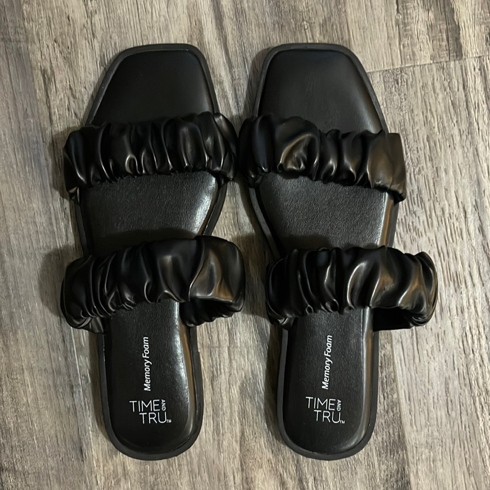 Black Women’s Sandals